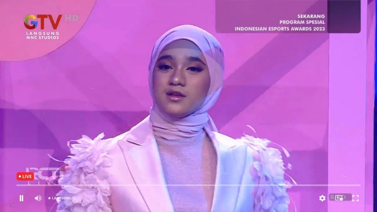 Nabila Taqiyyah Tampil Girly dengan Outfit Pinky