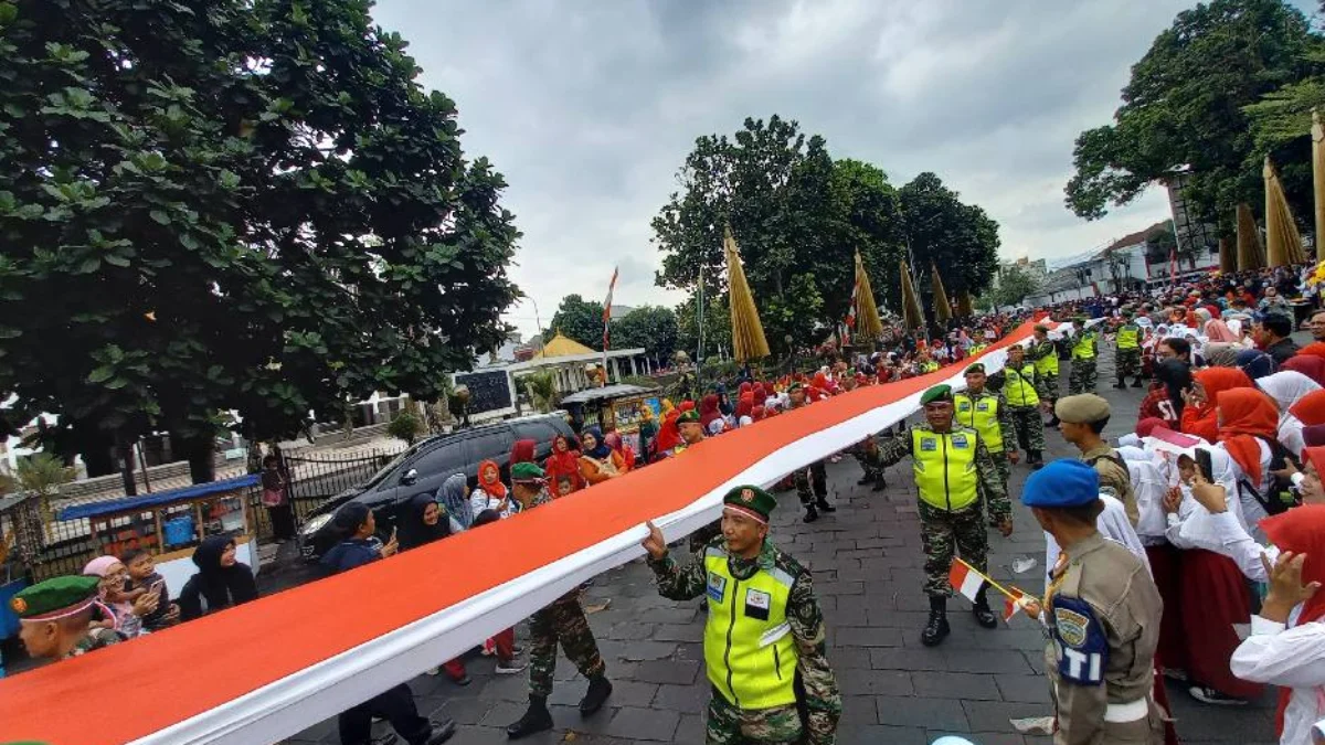 Merah putih membentang 500 meter