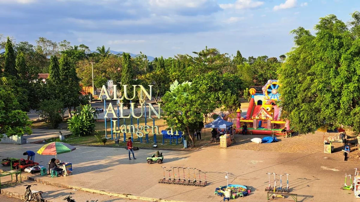 Revitalisasi Alun-Alun