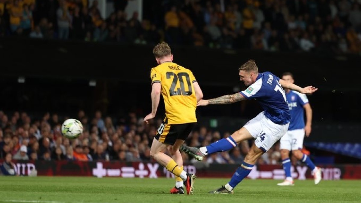 Prediksi Ipswich Town vs Hull City