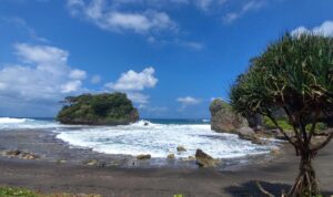 Pantai Madasari Pangandaran