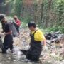 Persoalan sampah di sungai