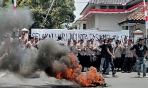 aksi unjuk rasa di kota tasikmalaya