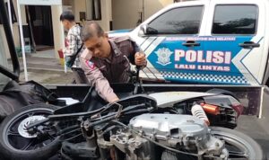 Hilang Nyawa Seketika, Pengendara Motor Beat Tubruk Mobil Pickup di Jalan Lingtar