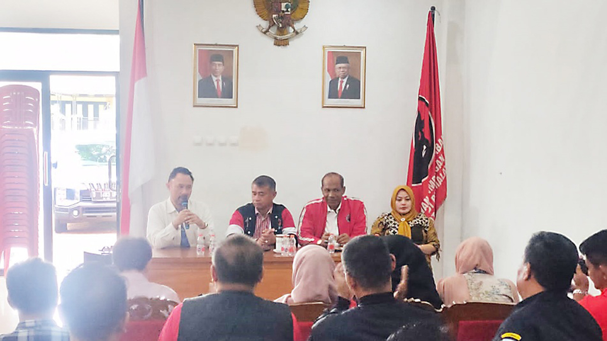 Sowan ke PDIP Kota Tasik, Artis Ronal Sunandar Surapradja Tak Mau ...