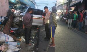 Mobil partai kecelakaan