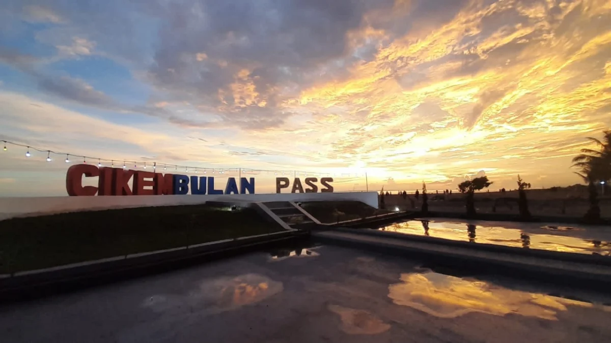 Cikembulan Pass