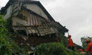 rumah warga bencana ambruk