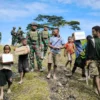 Buaya Putih Kostrad bantu warga di Kampung Wombru