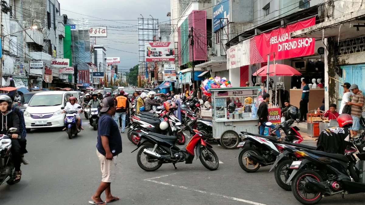 lebaran, hz mustofa, pedagang