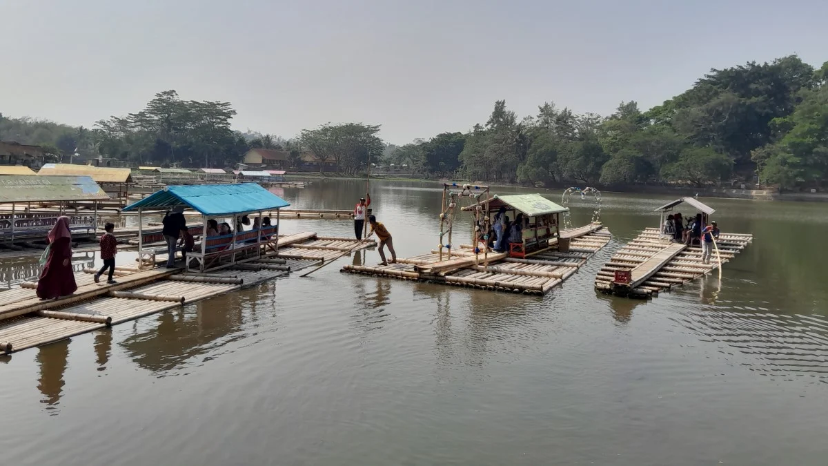 kunjungan wisatawan ke kabupaten garut