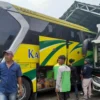 Penumpang Bus Karunia Bakti