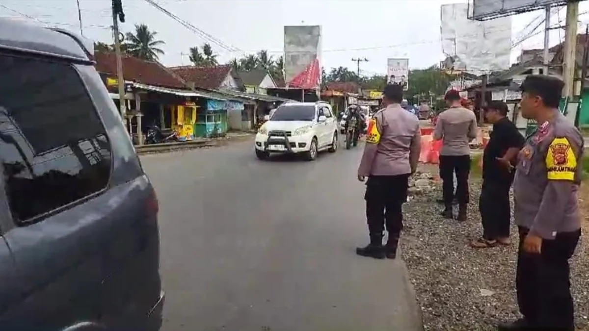 wisatawan masih menyerbu kabupaten pangandaran