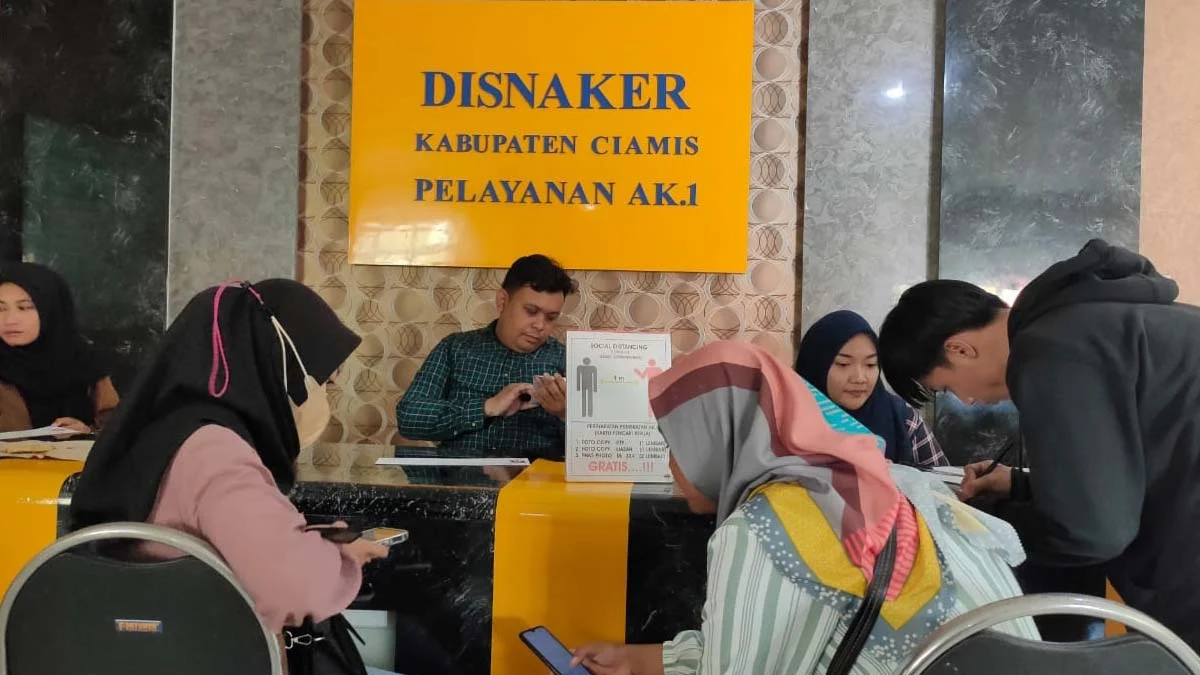 pencari kerja