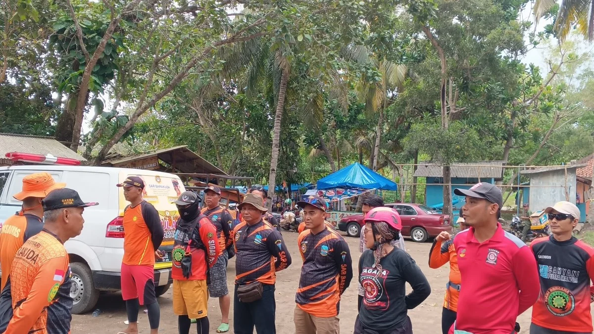 bocah yang hilang terseret arus pantai muaragatah