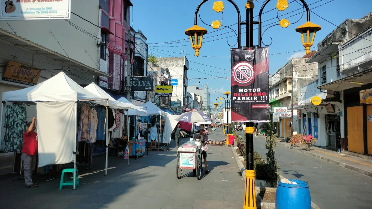 Pedestrian jalan cihideung, pkl, parkir