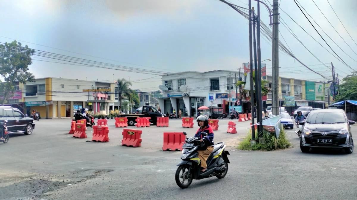 Jalan lingkar utara, lalu lintas, tiang listrik