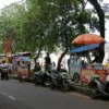 Alun-alun dadaha, lapangan upacara, pedagang