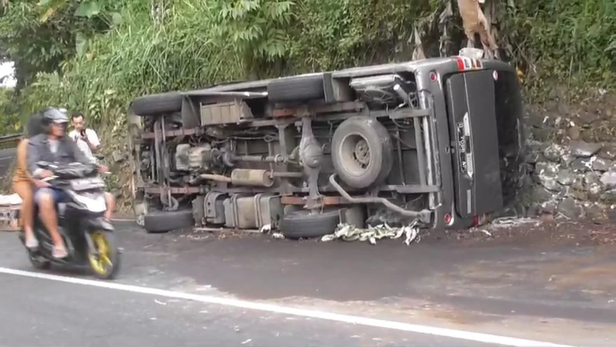 Mobil elf terguling, kecelakaan, Korban laka lantas