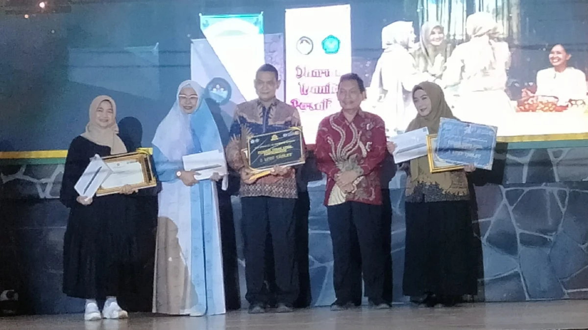 Dies natalis unsil, penghargaan, lomba,