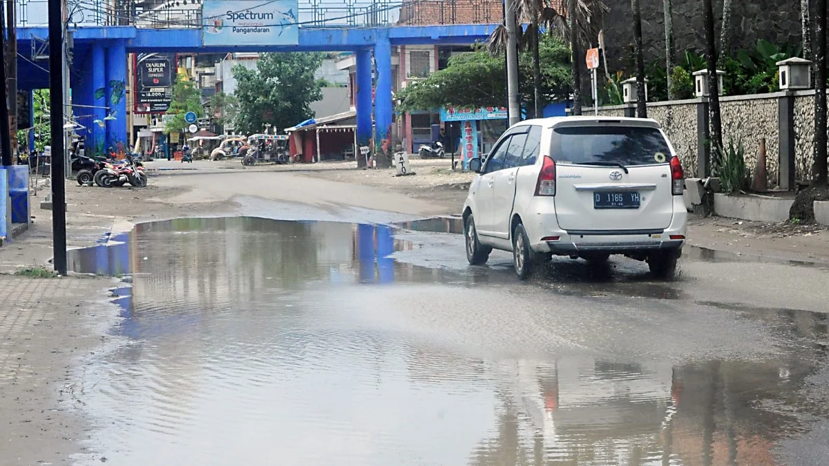 pungli parkir di objek wisata Pangandaran