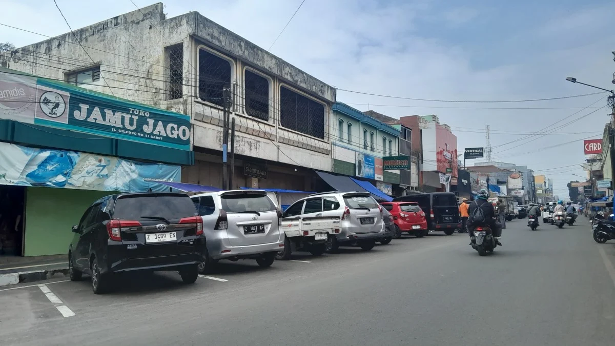 juru parkir di jalan ciledug