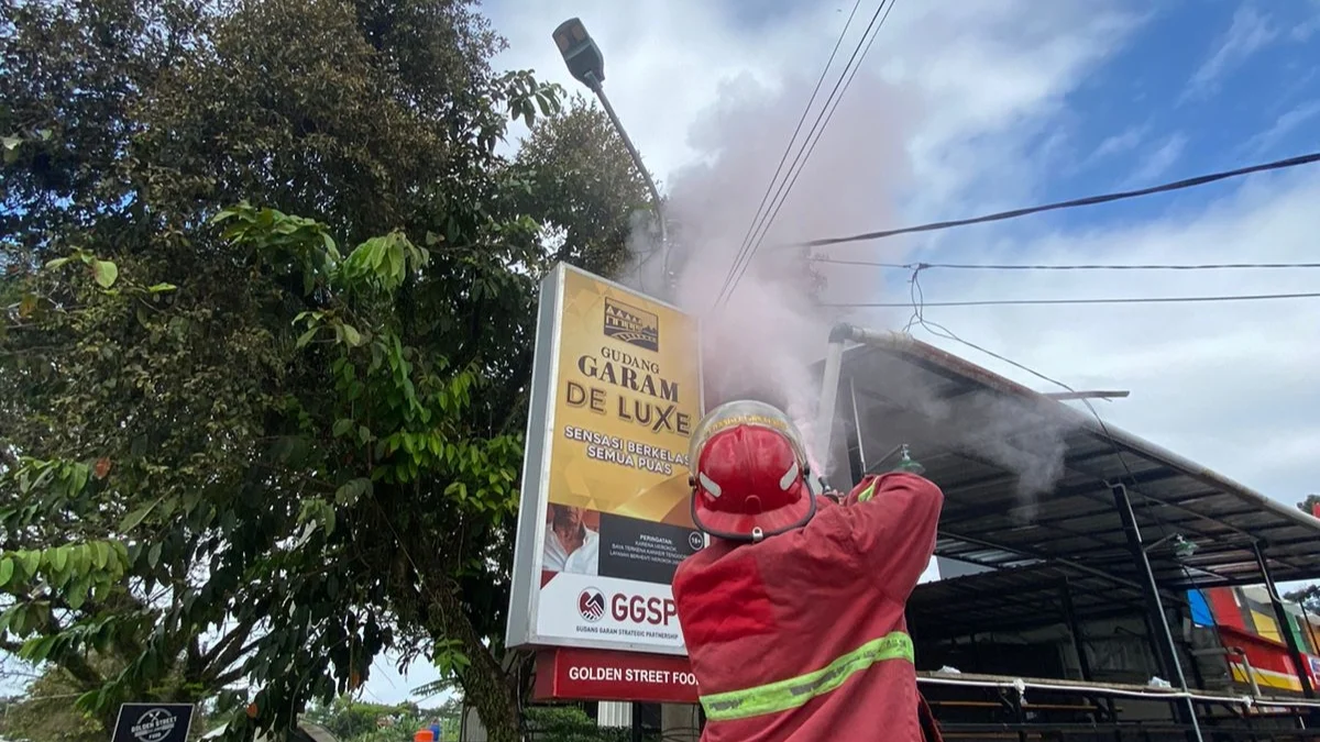 Percikan api, pemadam kebakaran, kabel listrik