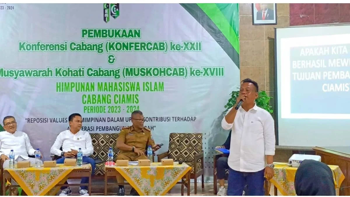 Pengusaha Properti Ciamis H Asep Guung saat memaparkan PAD Kabupaten Ciamis