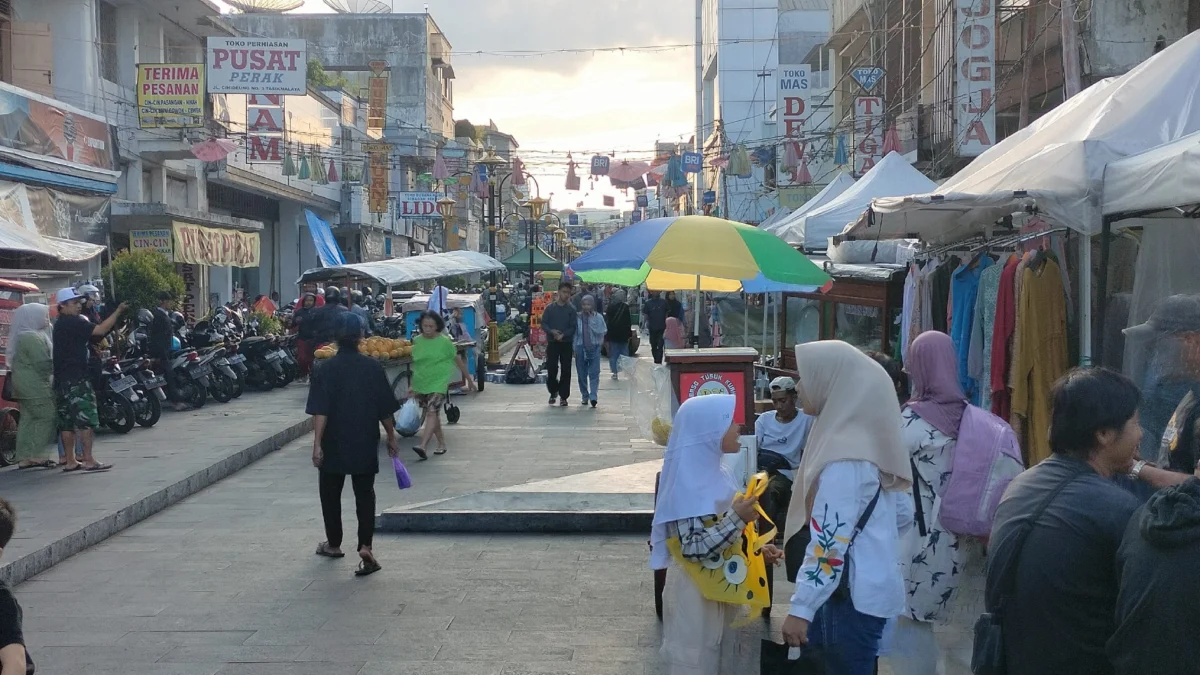 Pedestrian jalan cihideung, penataan kembali, pedagang kaki lima