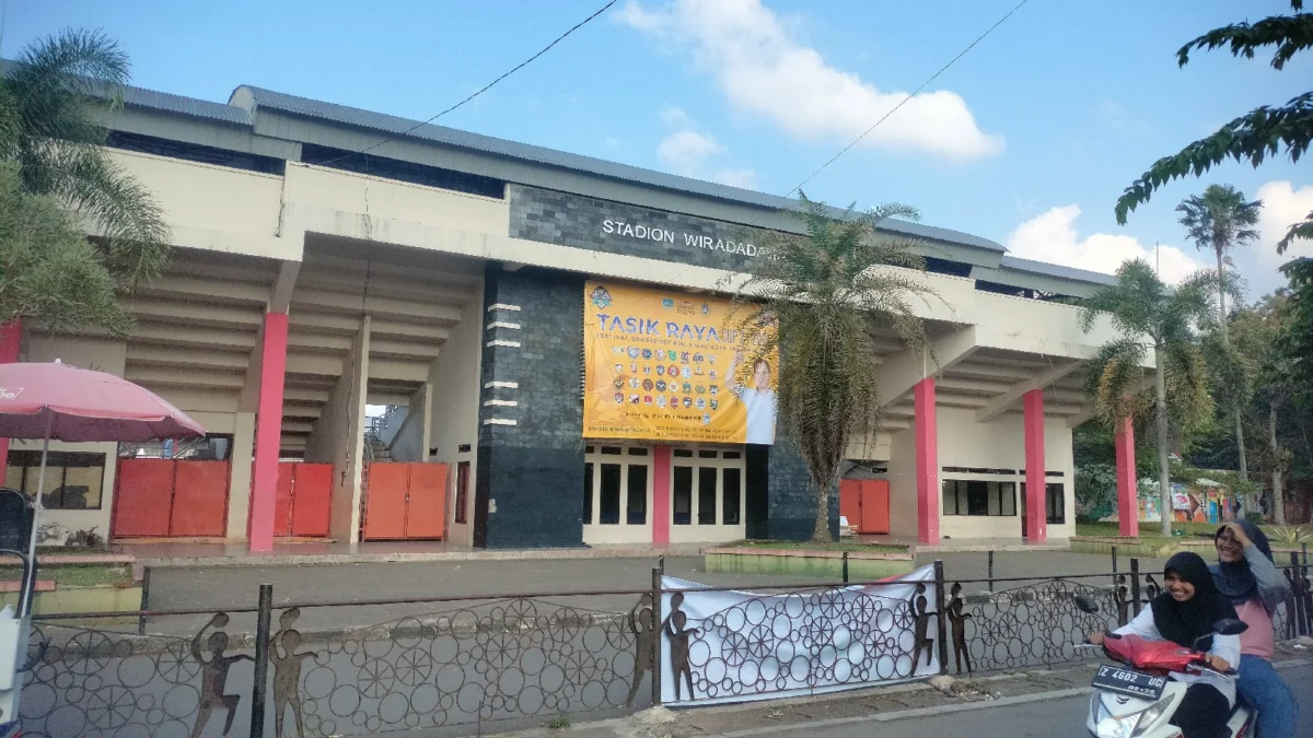 Konser musik band radja, lapangan dadaha, stadion wiradadaha