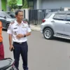 Retribusi parkir, jukir liar, pendapatan asli daerah