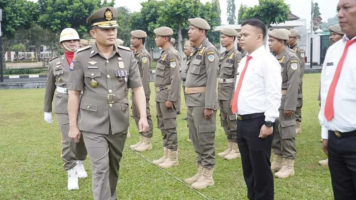 Pj Wali Kota Tasikmalaya Cheka Virgowansyah pimpin upcara hut saptol pp dan Linmas