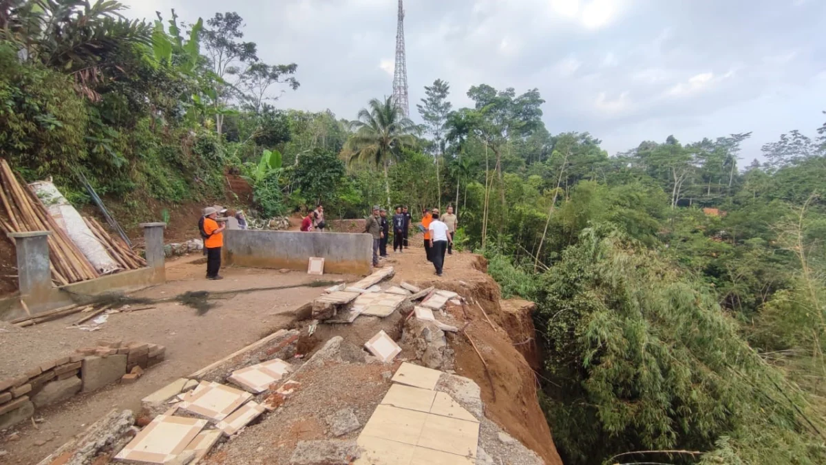 Kabupaten Tasikmalaya darurat pergerakan tanah