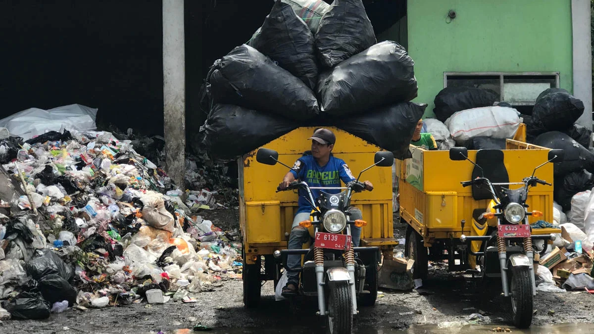 sampah plastik sekali pakai