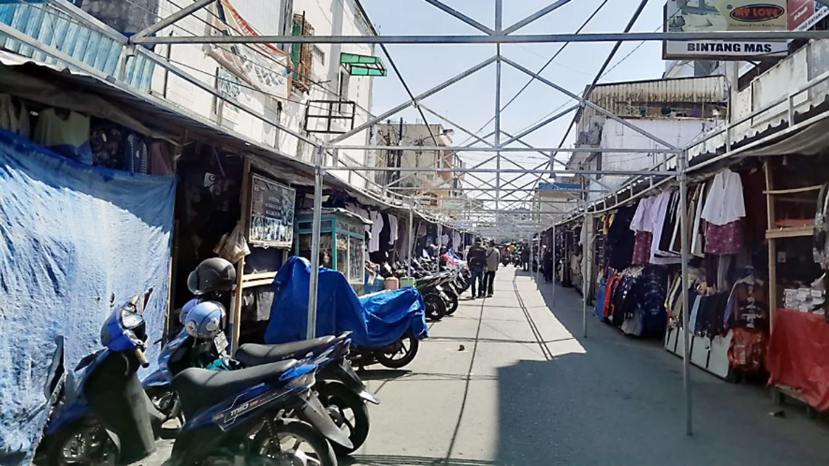 tenda untuk PKL Jalan Ahmad Yani