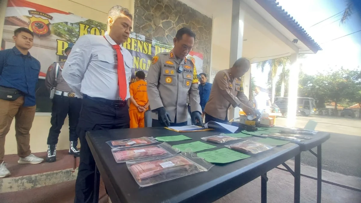 uang palsu senilai Rp 30 juta