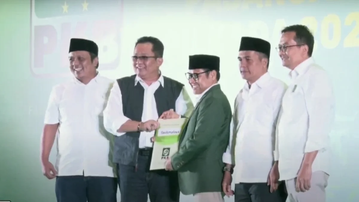 Ade Sugianto dan Iip Miftahul Paoz