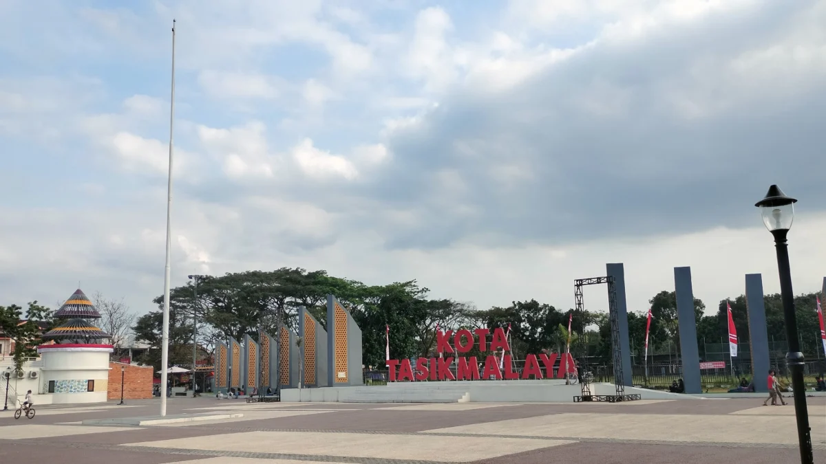 Lapangan alun-alun dadaha, upacara hut ri ke-79 kota tasikmalaya, paskibraka