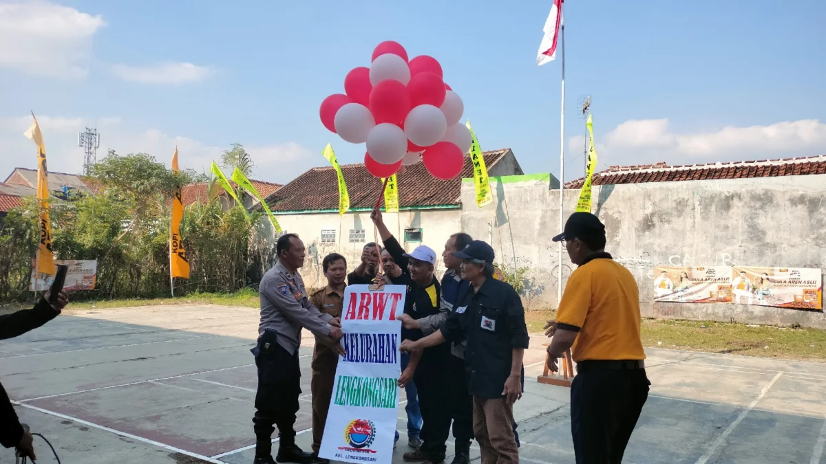 Arwt kelurahan lengkong, lomba agustusan, hadiah