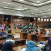 penyediaan alat kontrasepsi untuk pelajar, guru madrasah, dprd kota tasikmalaya