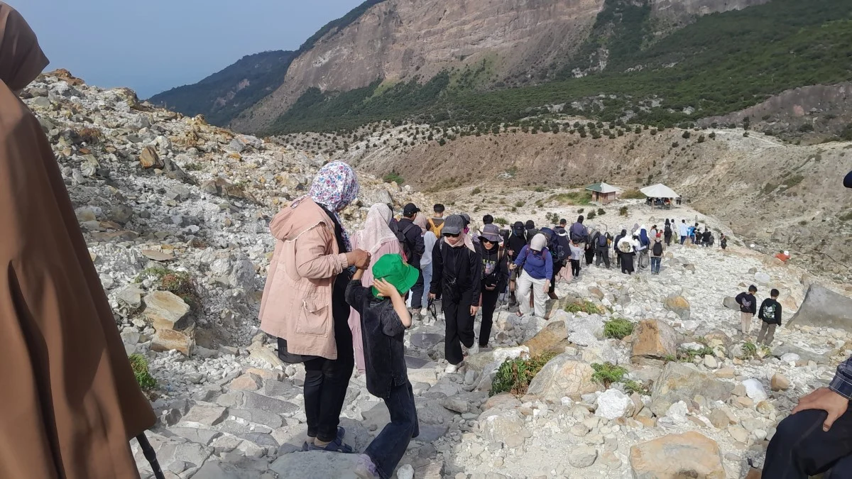 Kesan Pertama Mendaki Gunung Papandayan