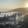 Perahu Nelayan di Pantai Santolo