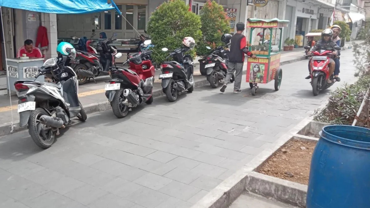 trotoar pedestrian cihideung kota tasikmalaya