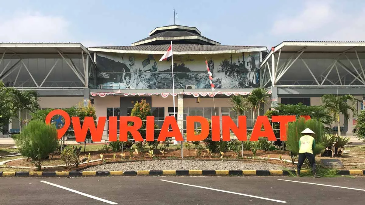 Bandara Wiriadinata