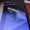 Pencurian pagar besi rumah tasikmalaya, rekaman cctv, kasus pencurian