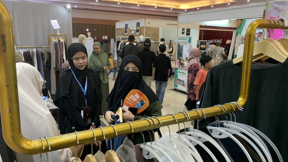 Tasik muslim fair, busana fashion