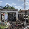 Mobil meledak kebakaran di tasikmalaya, kedai ayam geprek, rumah terbakar,