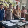 Mengadopsi Bayi Terbuang di Pangandaran