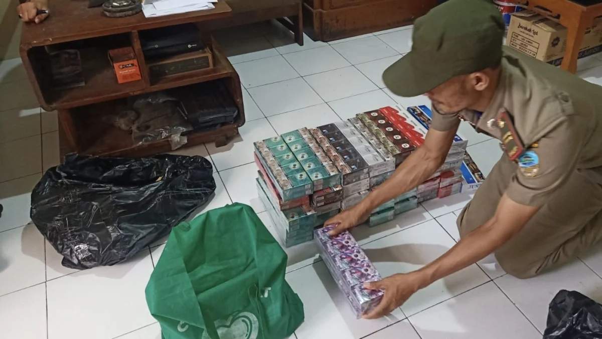 Rokok ilegal tanpa cukai, razia, satpol pp bea cukai