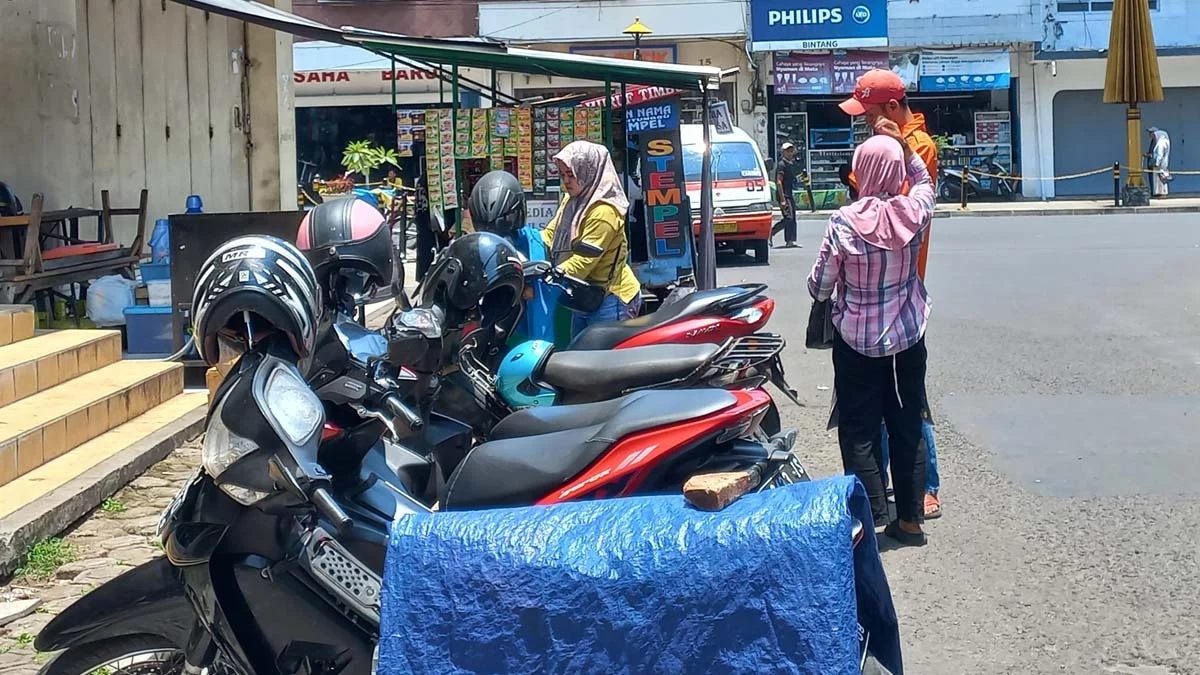 parkir motor di hz